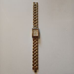 Vintage Timex Essentials Women's Stainless Steel Watch Gold Tone - Corrosion